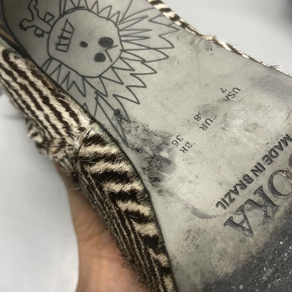 Cowboy but femme fur boots. Super comfortable. Made in Brasil - Picture 4 of 5